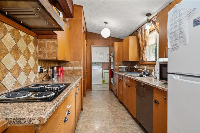 4414 S Helena St, Spokane, WA 99223