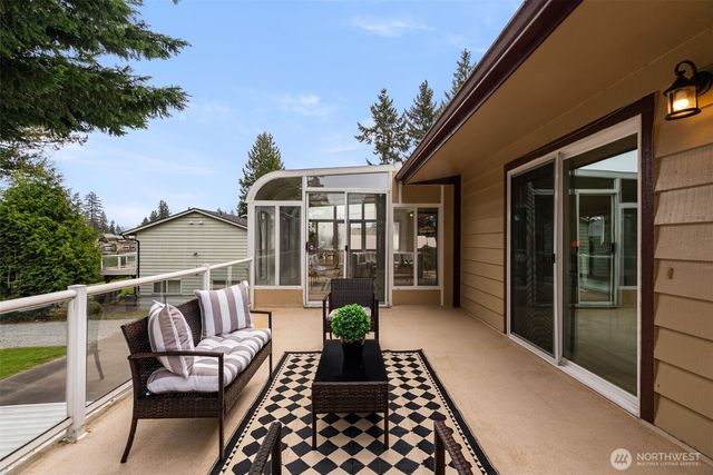 2403 185th Avenue E, Lake Tapps, WA 98391