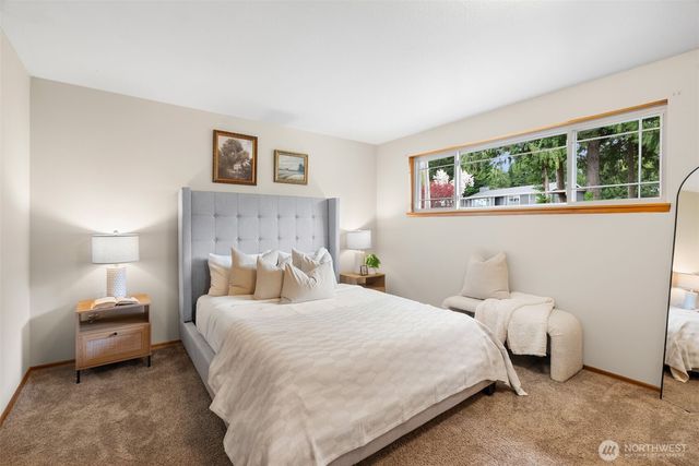 2403 185th Avenue E, Lake Tapps, WA 98391