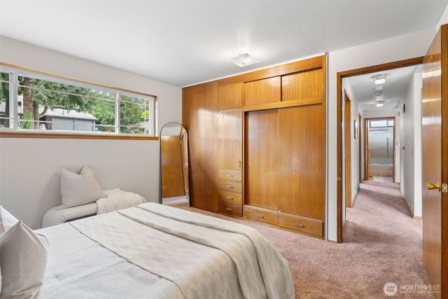2403 185th Avenue E, Lake Tapps, WA 98391
