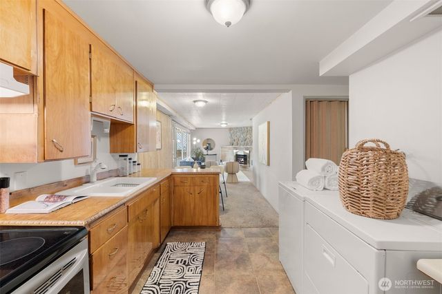 2403 185th Avenue E, Lake Tapps, WA 98391