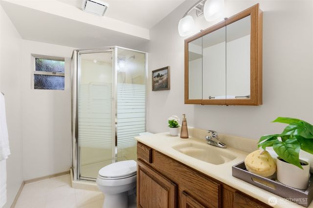 2403 185th Avenue E, Lake Tapps, WA 98391
