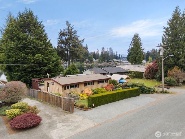 2403 185th Avenue E, Lake Tapps, WA 98391