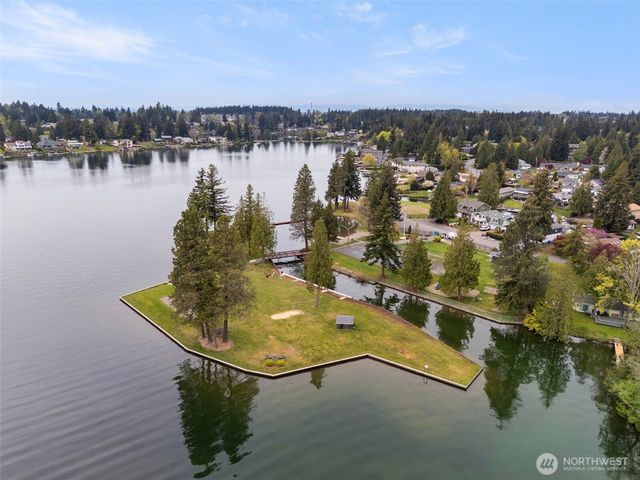 2403 185th Avenue E, Lake Tapps, WA 98391