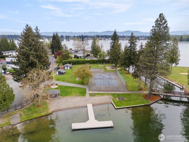 2403 185th Avenue E, Lake Tapps, WA 98391