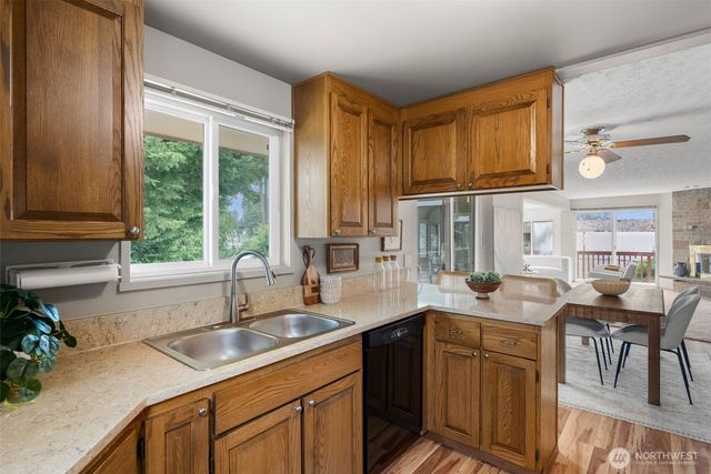 2403 185th Avenue E, Lake Tapps, WA 98391