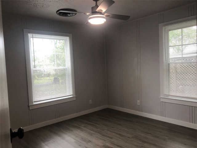 807 Depot Street, El Campo, TX 77437