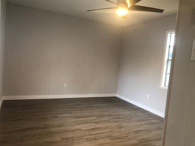 807 Depot Street, El Campo, TX 77437