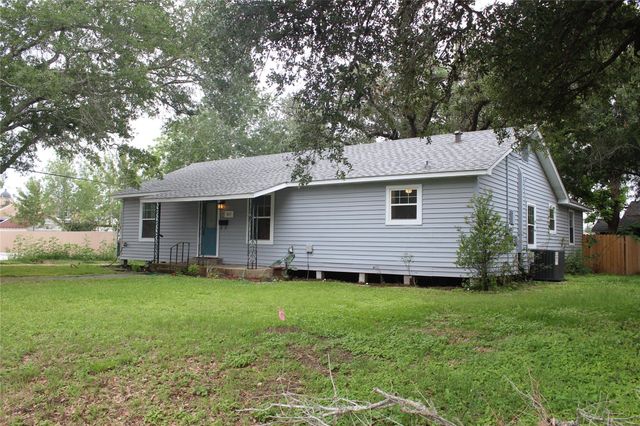 807 Depot Street, El Campo, TX 77437
