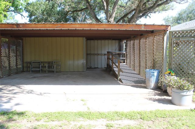 807 Depot Street, El Campo, TX 77437