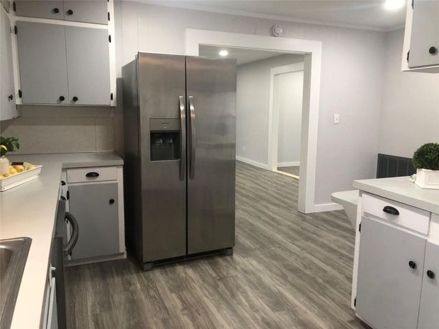 807 Depot Street, El Campo, TX 77437