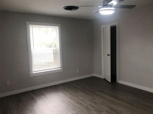 807 Depot Street, El Campo, TX 77437