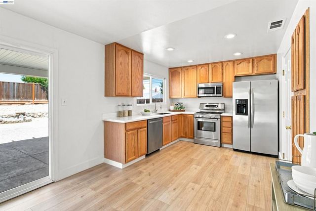 8380 Lucania Street, Dublin, CA 94568