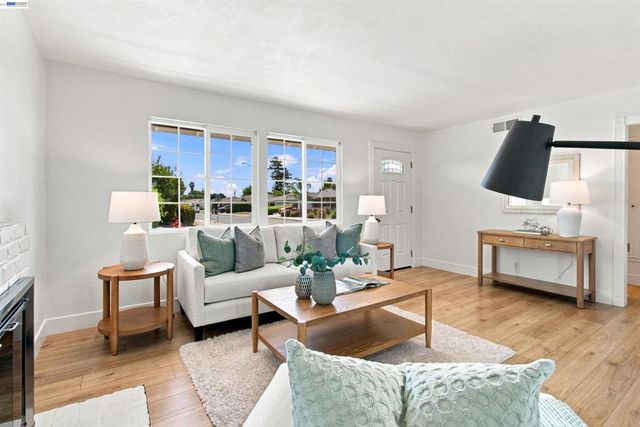8380 Lucania Street, Dublin, CA 94568