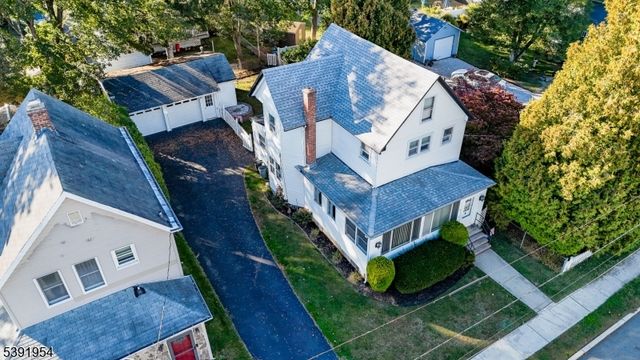 29 Leary Ave, Bloomingdale Boro, NJ 07403