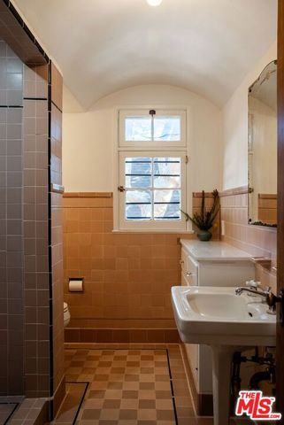 124 W Avenue 41, Los Angeles, CA 90065
