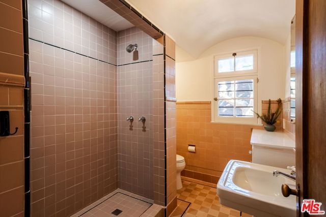 124 W Avenue 41, Los Angeles, CA 90065