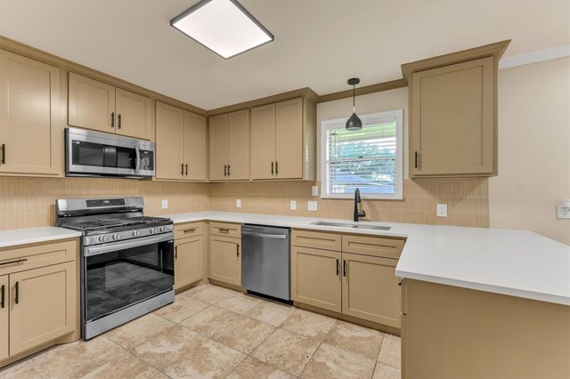 8902 Autauga Street, Houston, TX 77080
