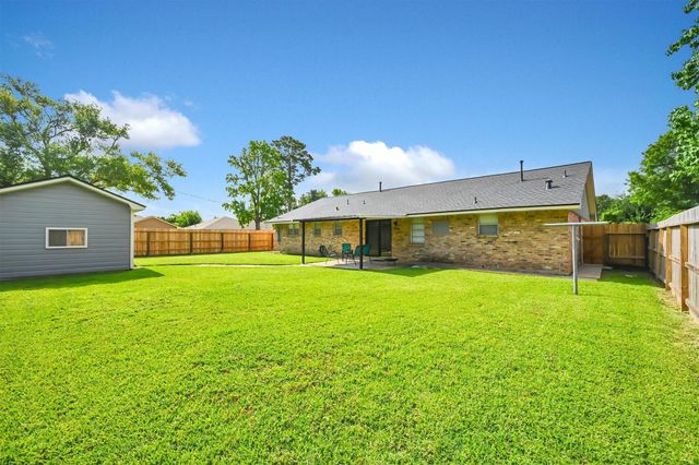 8902 Autauga Street, Houston, TX 77080
