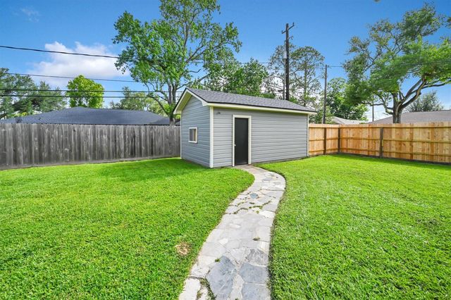 8902 Autauga Street, Houston, TX 77080