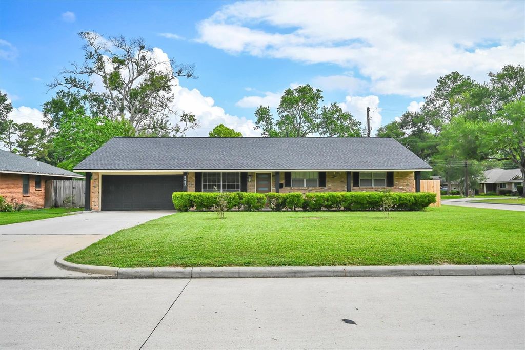 8902 Autauga Street, Houston, TX 77080
