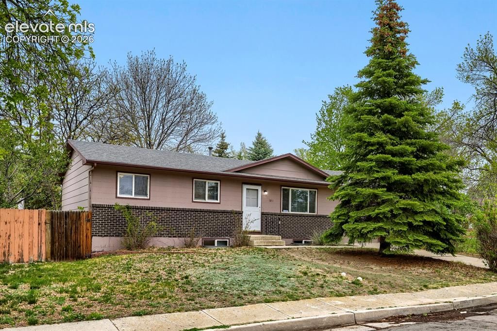 3853 Vaquero Circle, Colorado Springs, CO 80918