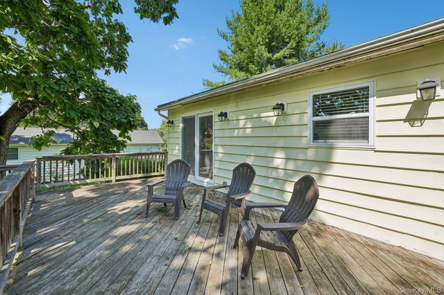 8 Townsend Place, Chester, NY 10918
