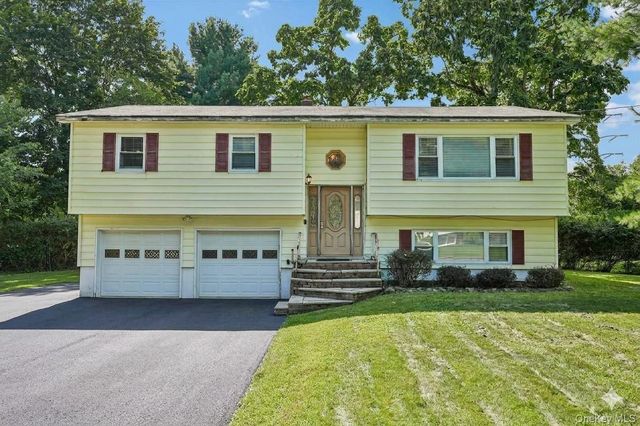 8 Townsend Place, Chester, NY 10918