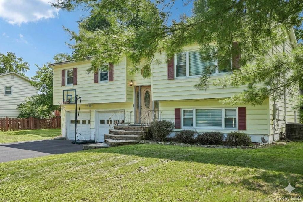 8 Townsend Place, Chester, NY 10918 — exterior
