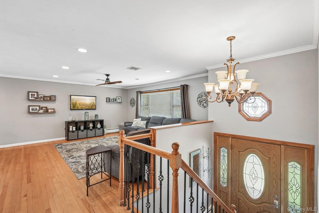 8 Townsend Place, Chester, NY 10918 — photo 2
