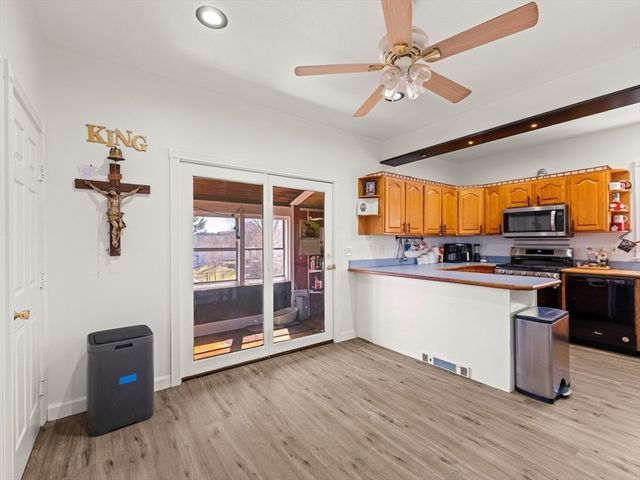 72 Cook St, Lynn, MA 01902