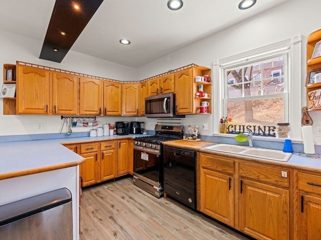 72 Cook St, Lynn, MA 01902