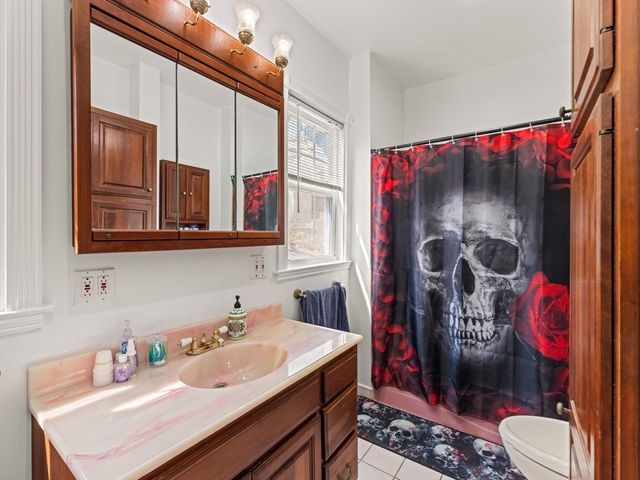 72 Cook St, Lynn, MA 01902