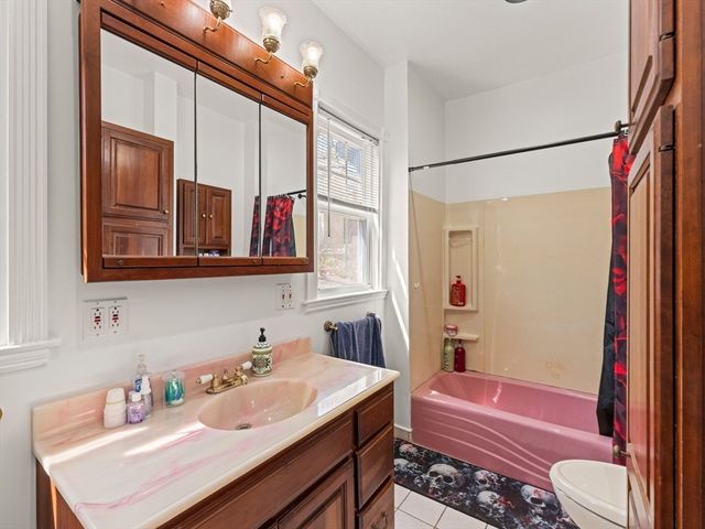 72 Cook St, Lynn, MA 01902