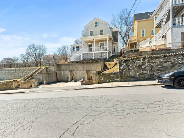 72 Cook St, Lynn, MA 01902