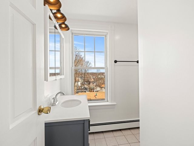 72 Cook St, Lynn, MA 01902