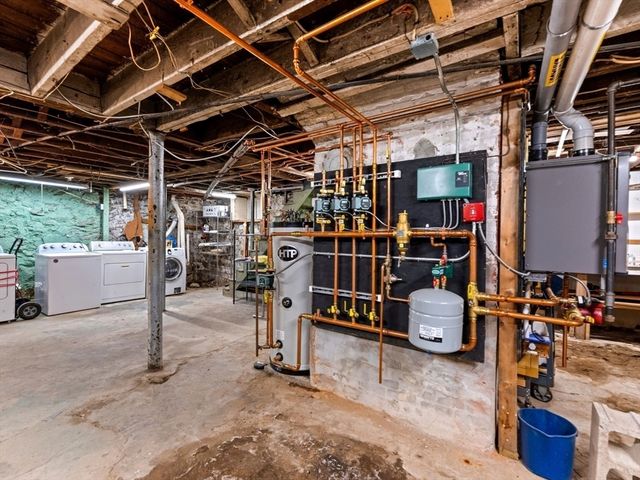 72 Cook St, Lynn, MA 01902