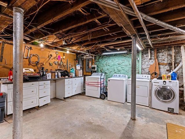 72 Cook St, Lynn, MA 01902