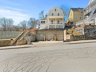 72 Cook St, Lynn, MA 01902