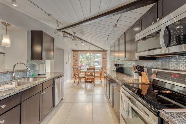 1517 NE 17th Terrace, Fort Lauderdale, FL 33304