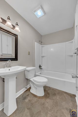 1824 SW Cherokee ST, Topeka, KS 66606