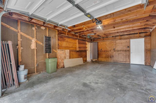 1824 SW Cherokee ST, Topeka, KS 66606
