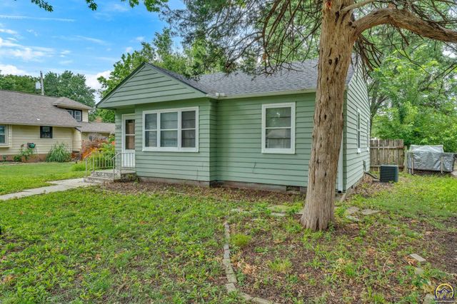 1824 SW Cherokee ST, Topeka, KS 66606