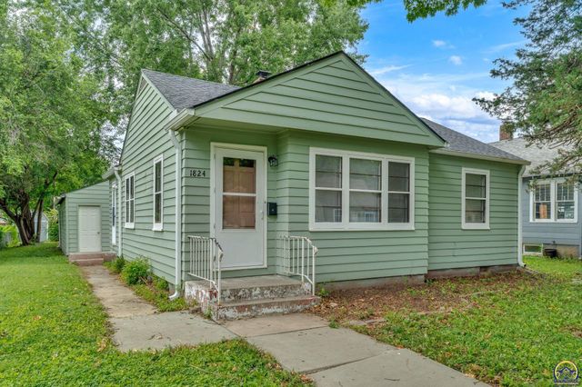 1824 SW Cherokee ST, Topeka, KS 66606