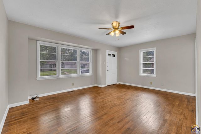 1824 SW Cherokee ST, Topeka, KS 66606