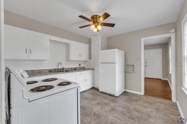 1824 SW Cherokee ST, Topeka, KS 66606