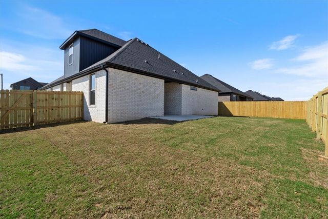 6900 SW Basswood Street, Bentonville, AR 72713