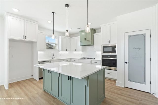 6900 SW Basswood Street, Bentonville, AR 72713