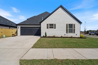 6900 SW Basswood Street, Bentonville, AR 72713