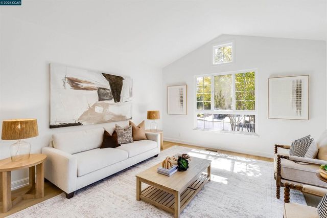 109 Crow Pl, Clayton, CA 94517